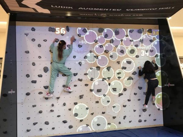 Mur de grimpe avec jeu interactif d'escalade augmentée – Image 3