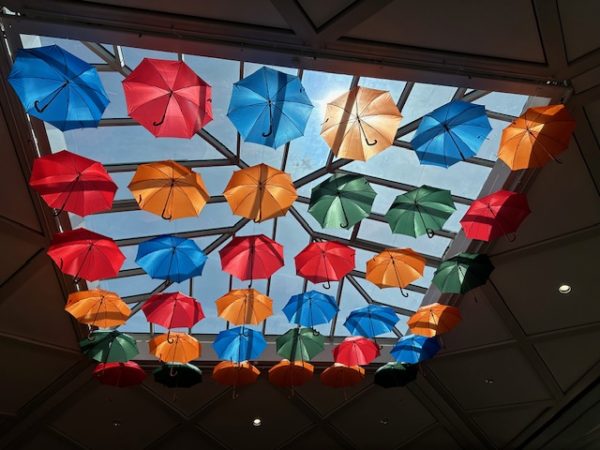 Ciel de parapluies – Image 4