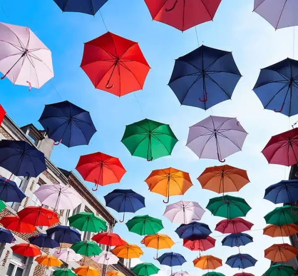 Ciel de parapluies – Image 2